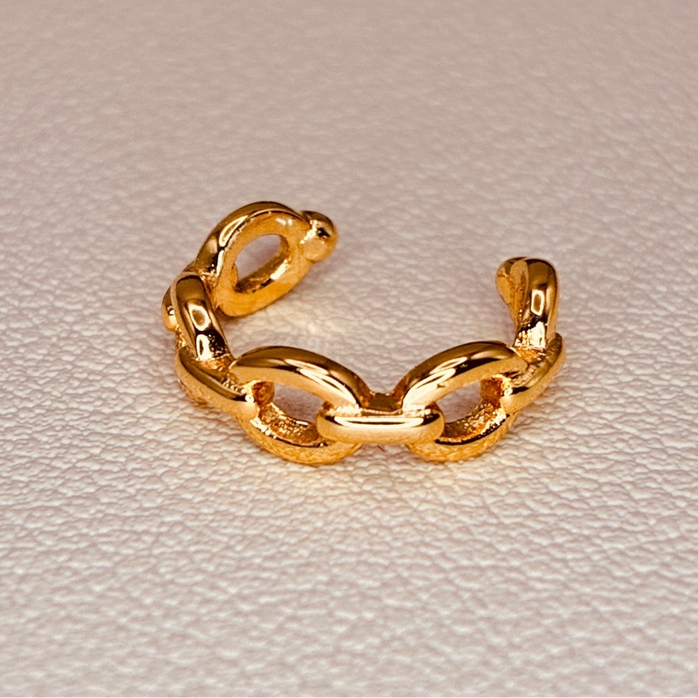 Gold Chain Link Design Chic Petite Ear Cuff